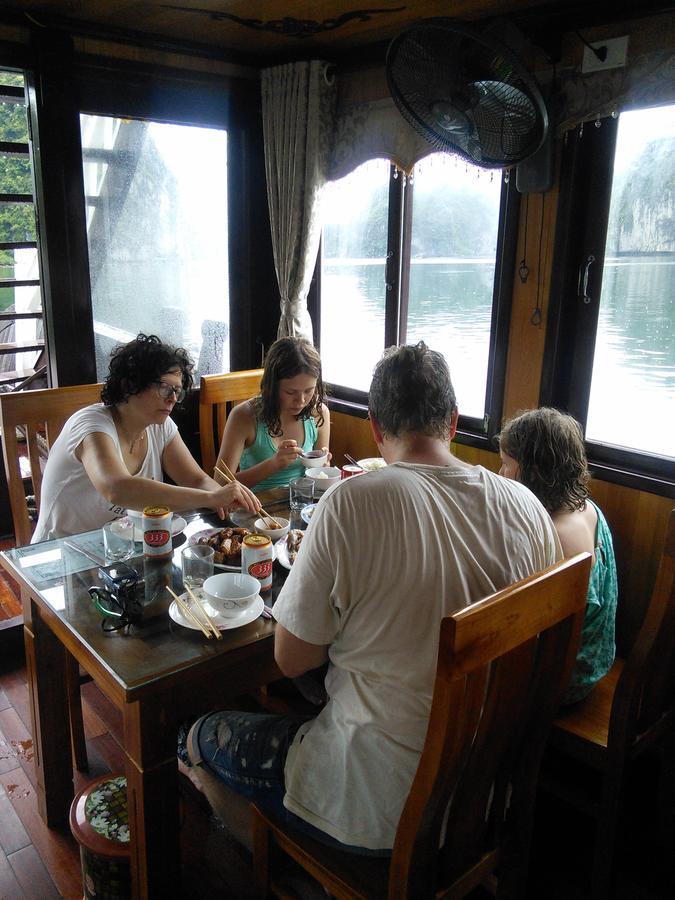 Nam Phuong Hotel Dong Khe Sau Esterno foto